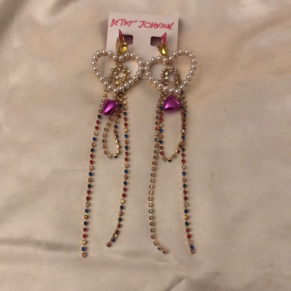 Betsey Johnson Faux Pearl Open Frame Heart Chandelier Earrings With Fringe NWT - Picture 6 of 12